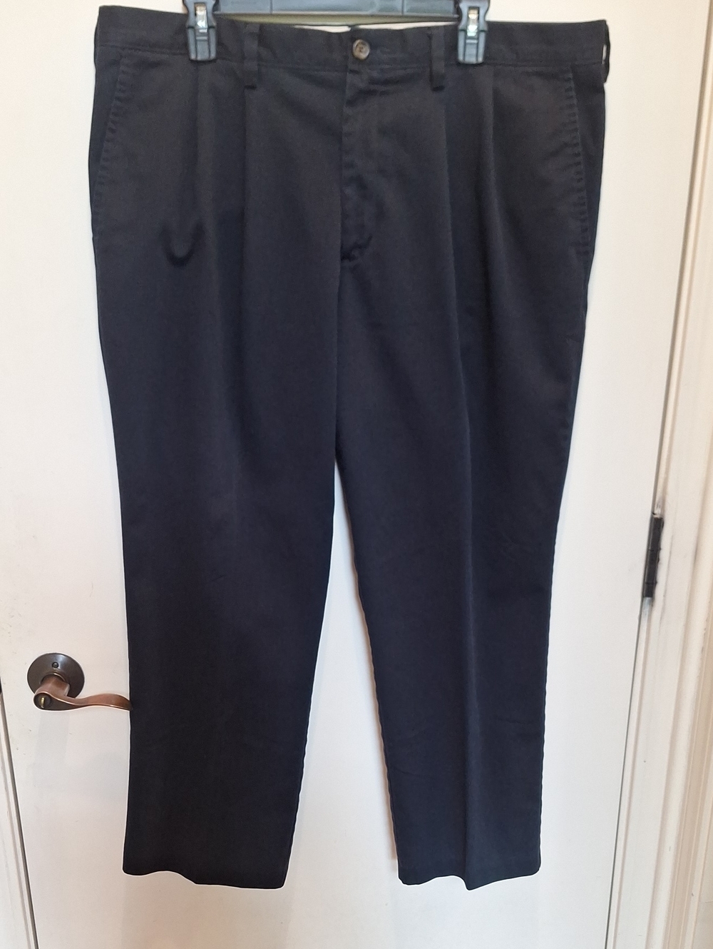 Dockers Men's Black Straight-Leg Chinos